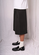 PLEATED TRACK SHORTS - BLACK