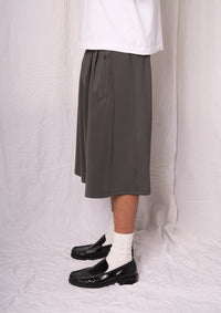 PLEATED TRACK SHORTS - GREY